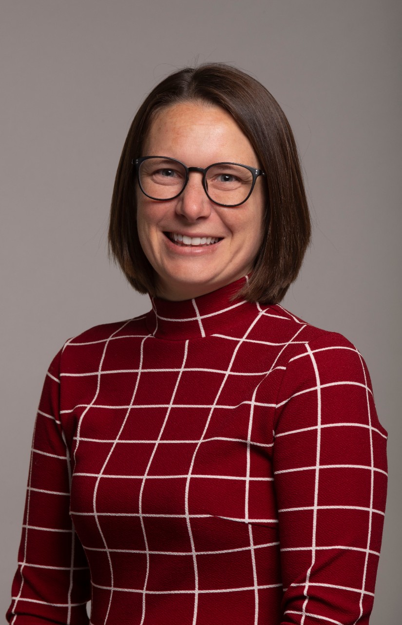 Headshot of Elizabeth Kerr
